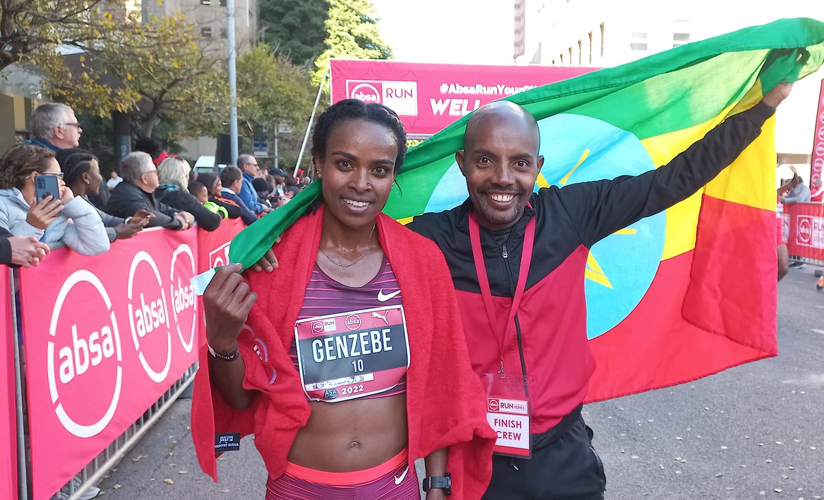 k_rfp's tweet photo. #AbsaRunYourCity Honoured to have spent a bit of my morning assisting #GenzebeDibaba who finished 3rd at the #Absa10K in #CapeTown. She is happy with her debut 10k performance as this the beginning of her transition from track to middle distance road running. 
#CapeTownRunners https://t.co/dfSGnHg1YY