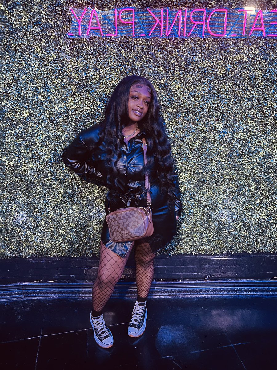 Ain’t no comparison, just the thought is embarrassing 🍾💥