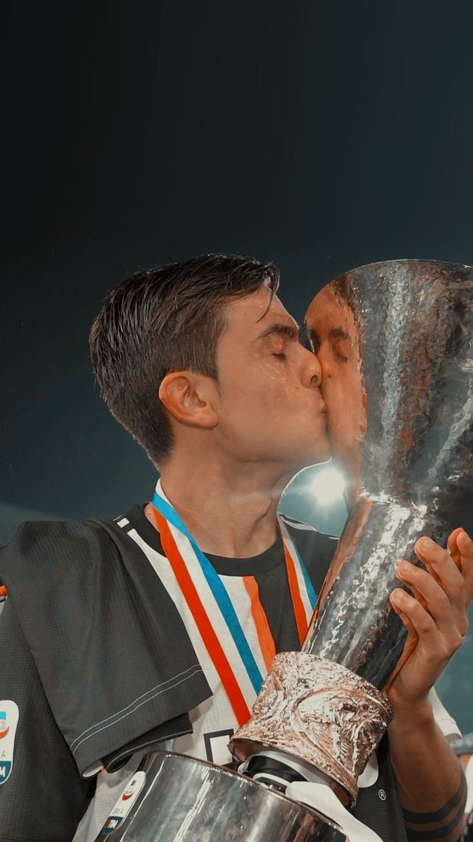 adorvminee's tweet photo. la juventus potrà trovare un sostituto a paulo dybala ma non potrà mai veramente sostituire paulo dybala https://t.co/tiMY8wkSCW