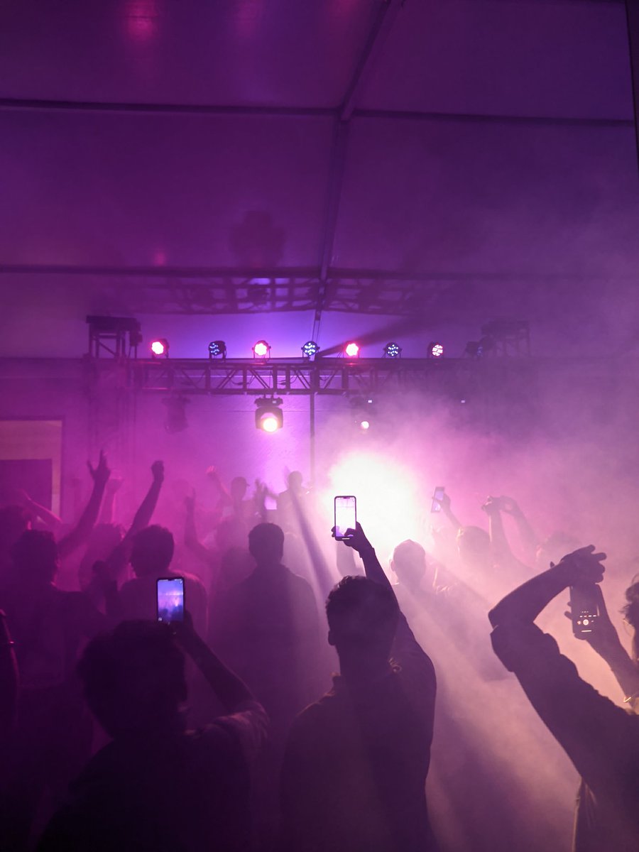 adnanali_in's tweet photo. What an amazing party to end the day with.

#HackerHouseBengaluru https://t.co/TR7ZTBAeHD