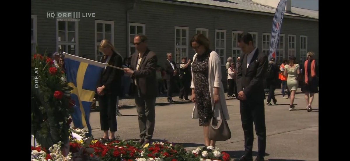 SwedeninAT's tweet photo. Gedenk- und Befreiungsfeier in Mauthausen heute. „Politischer Widerstand“ war heuer das Thema.
#neveragain #niemalswieder #weremember #bf2022 #mkoe @TheIHRA @SweAmbVienna https://t.co/lphOYtfC9J
