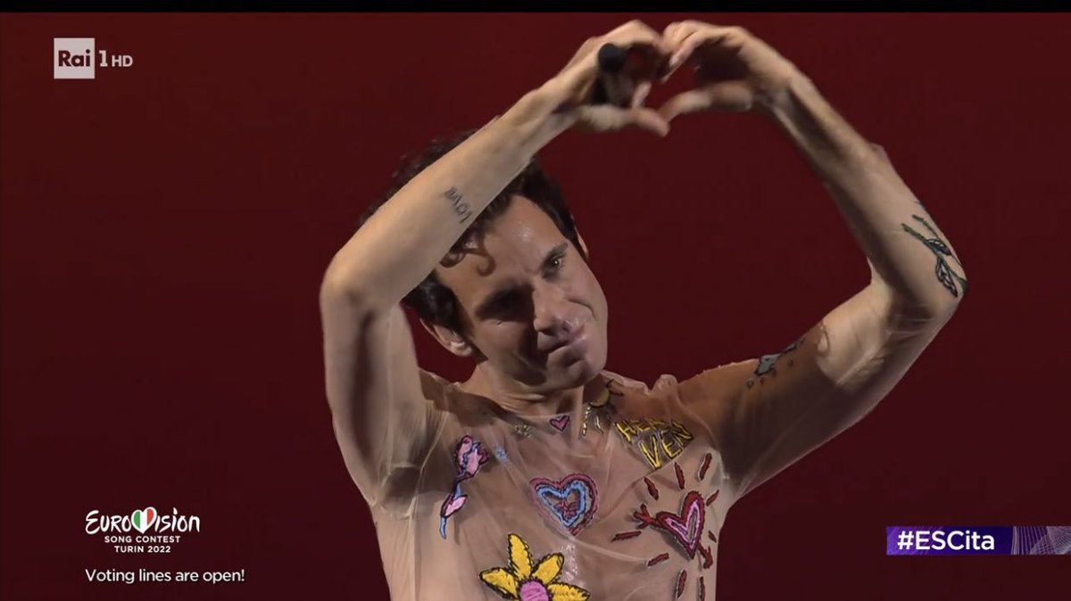 valeact's tweet image. Beh, W #Mika 
E chi lo benediKA
#Eurovision