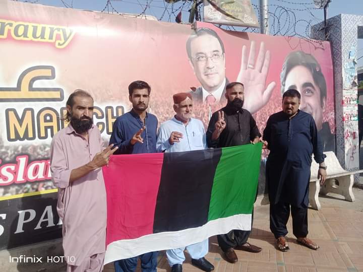 PunhalKhanLuhur's tweet photo. It’s mammoth &amp; warm welcome to our beloved chairman @BBhuttoZardari
وزیر خارجہ بننے کے بعد اور سلیکٹڈ حکومت کا خاتمہ کرنے بعد کراچی میں عوام کا جوش و خروش کے ساتھ چئیرمین کا استقبال 

#KarachiJalsa https://t.co/7w6ppM4zxp