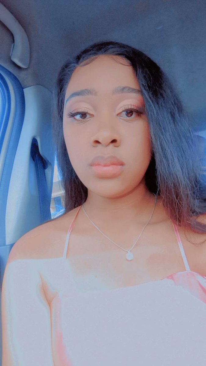 mngomezulu_welz's tweet photo. Bagged my second degree, I'm so proud of myself. Stay in school barbz 😜😜😜 https://t.co/o6de3jDQMG