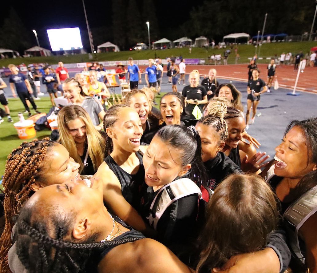 AztecTFXC's tweet photo. Woke up as champions 😎

#GoAztecs #MakingHerMark https://t.co/jk9jxAo8b8