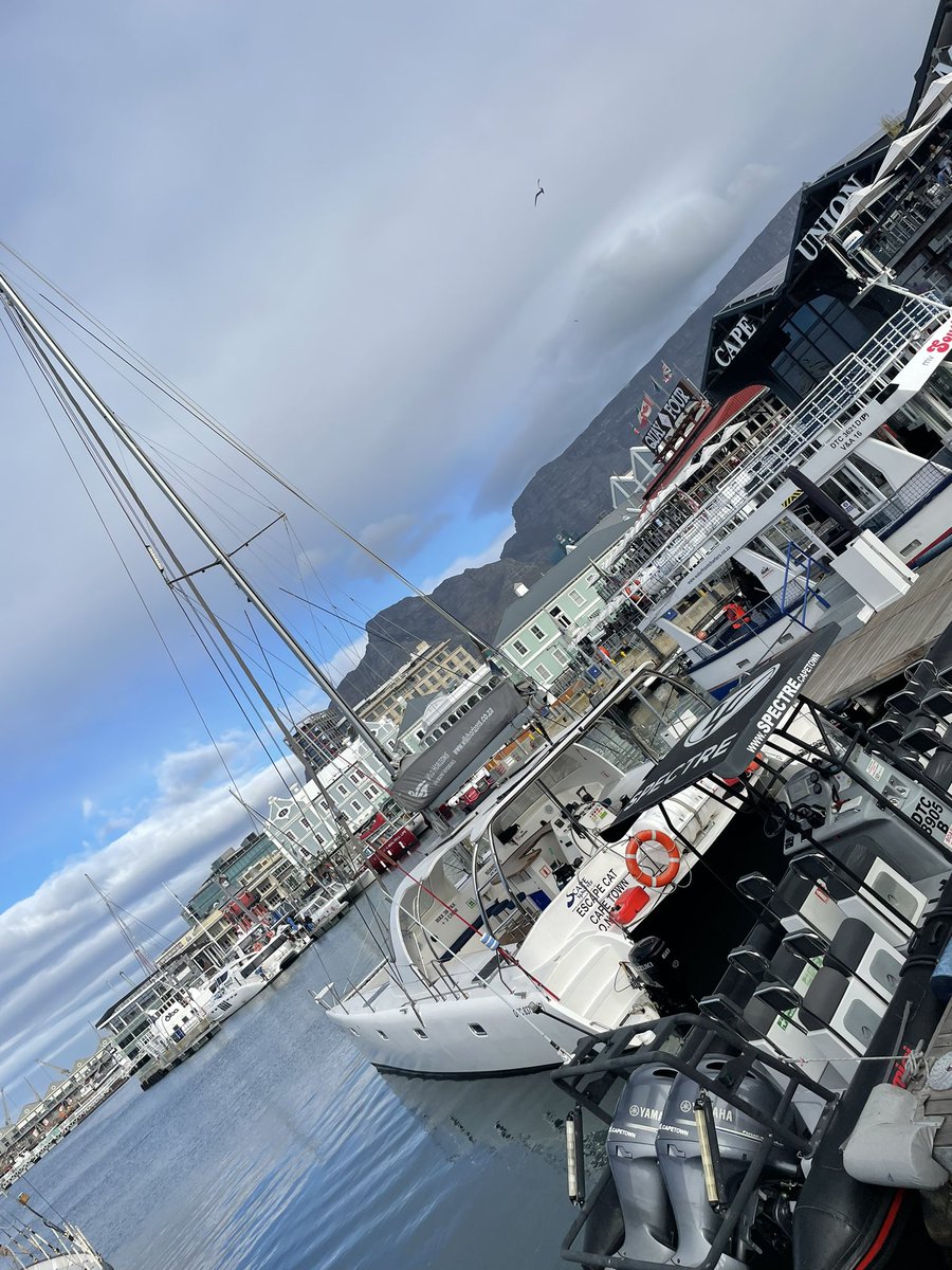 helen_patching's tweet photo. Cape Town it was short, but v.sweet! See you again soon #capetown #tablemountain #kloofstreethouse #traveljunkie https://t.co/FO0aV4weVn