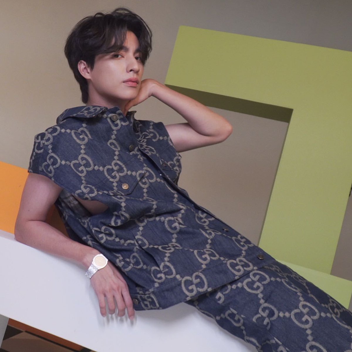 GulfBangladesh's tweet photo. IG update @/psh_1p with #GulfKanawut, #Gucci& @ElleMenThailand on 15.05.2022
🔗 https://t.co/iBGUPJUNPG
Please engage
GULF KANAWUT
@gulfkanawut #กลัฟคณาวุฒิ
#PhiBalls #ลูกบอลของคุณบิ๊กกลัฟ
#GucciPineapple @gucci #ELLEMENSpringSummer2022
#ELLEMENSS22xGULF
#ELLEMENFrontMan https://t.co/IXNq7KM8YN