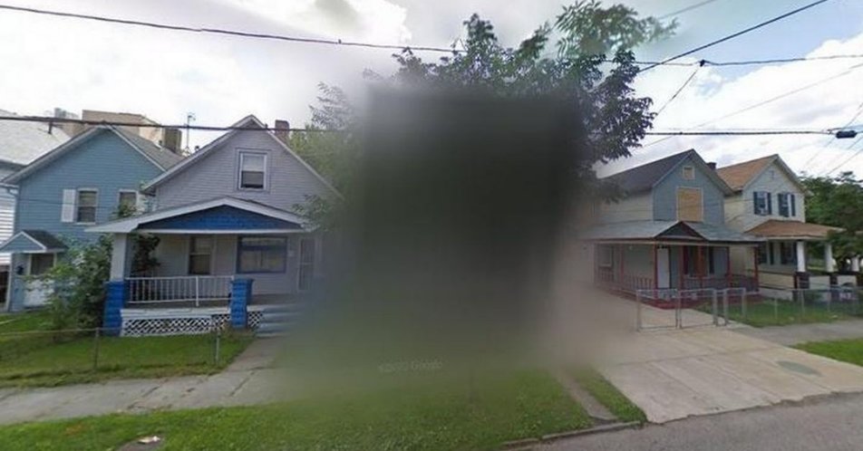 ladbible's tweet photo. 🔔| Google Maps blocks out a house on an ordinary street for a chilling reason.

More below: https://t.co/Whlqq4NLgw