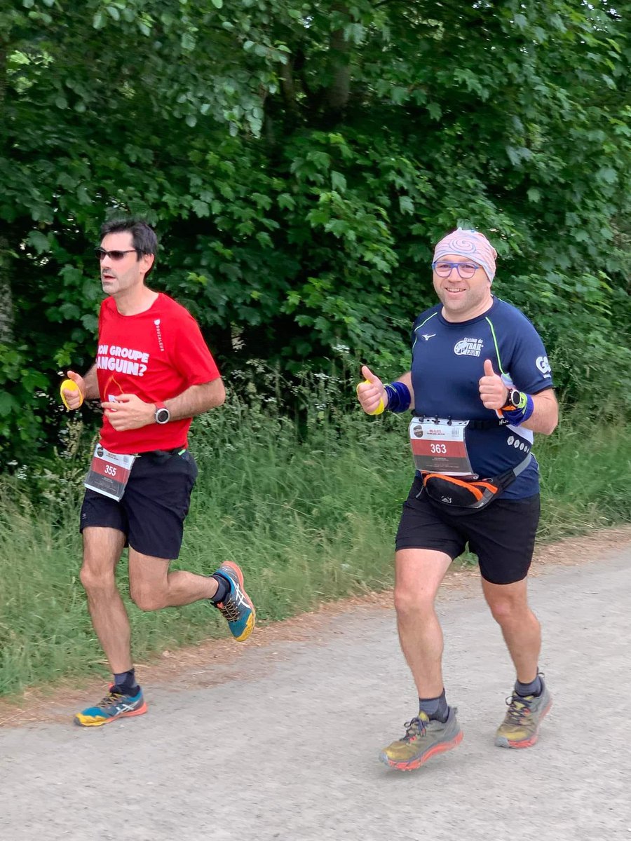 MottierB's tweet photo. Avant la pluie, il y avait le beau temps.... Les courageux qui aiment courir et bénévoles  du dimanche pour de beaux moments populaires #Ensemble #AvecVous #LaMayenneLeDimanche #5301 https://t.co/NR0eHhih3D