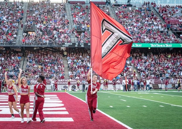 eric_winters5's tweet photo. #AGTG Blessed to Receive an Offer from the University of Troy!!!#GoTrojans⚔️ @CoachJonSumrall @CoachE98 @EHS__Football @RWrightRivals @ChadSimmons_ @GasCrew7v7 @MohrRecruiting https://t.co/fqVeNPVjF3