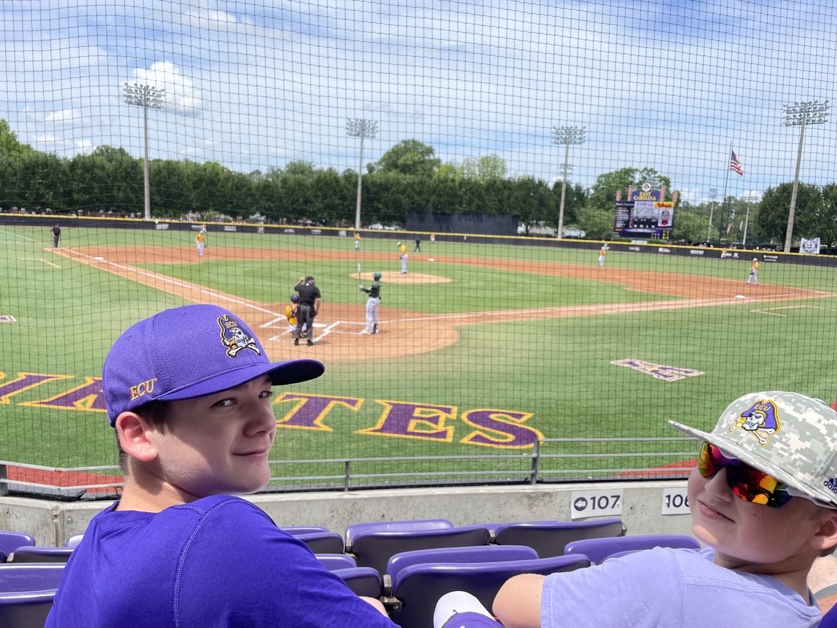12misuna's tweet photo. Checking out a lil Sunday afternoon baseball with Jax and My Boy MattyS https://t.co/6OZYIAJZ9Q