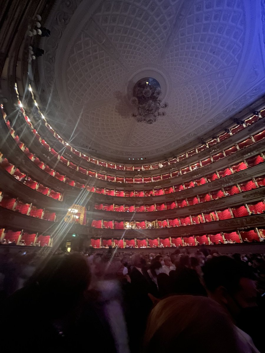 ESGWatchApp's tweet image. #ESGWatch #ESG I took an environmental friendly train trip to the opera in Milan this WE. Get the app to find out which companies respect the planet