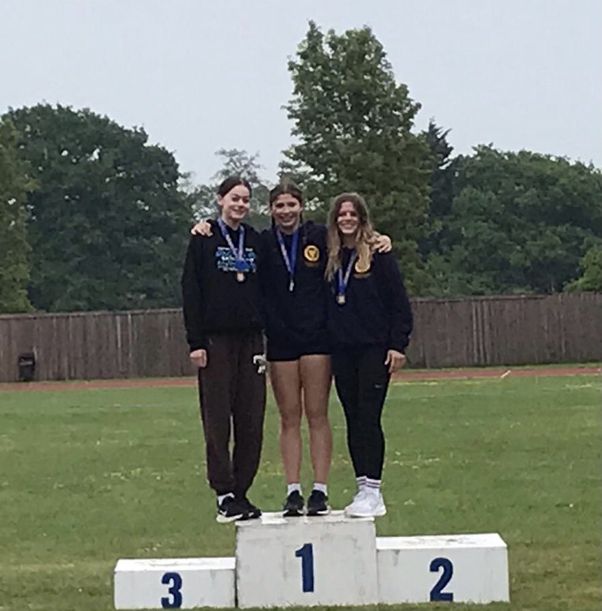 TeamYelling tweet media