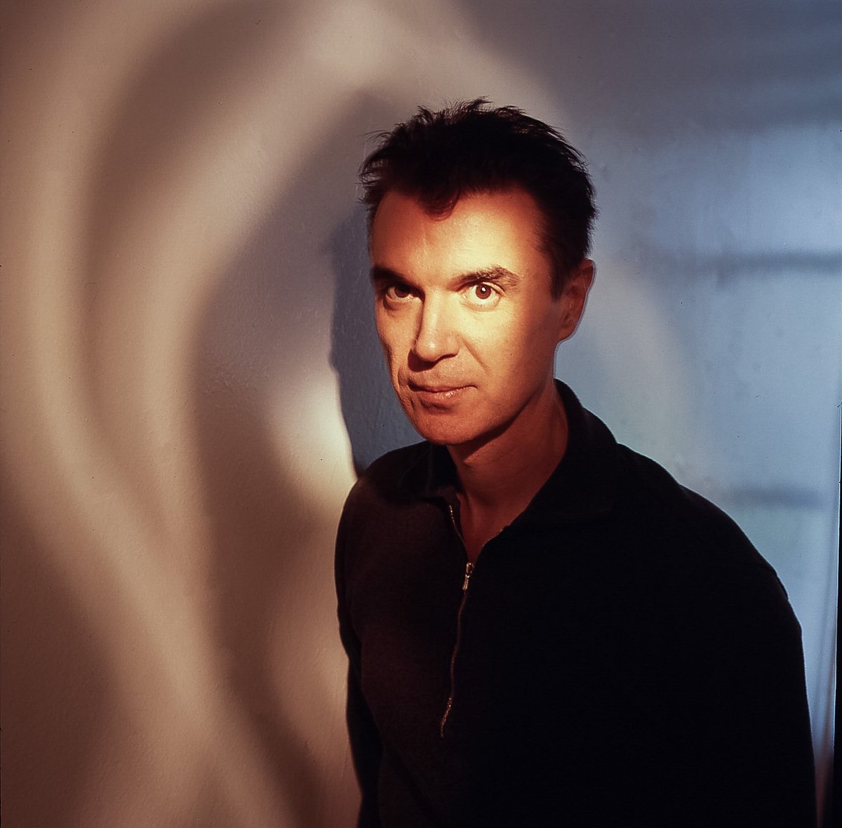 Happy birthday day to Talking Heads frontman #DavidByrne Here is a photo I took of David back in 1999.
DM for license or rights.