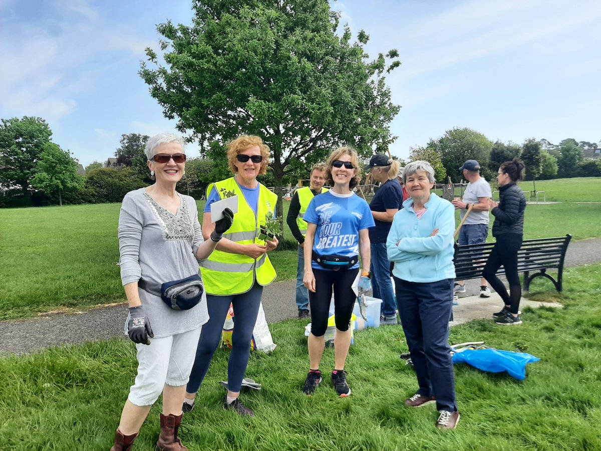 TaneyResi's tweet photo. Thanks to all those who took part in the Taney Area Residents' Association Spring Clean yesterday. Thanks to @dlrcc for their support and to @NationalSpringC for the litter pickers etc. #SDGsIrl #SpringClean22 #Goatstown #Taney #Dundrum https://t.co/D7oSu9tIQh