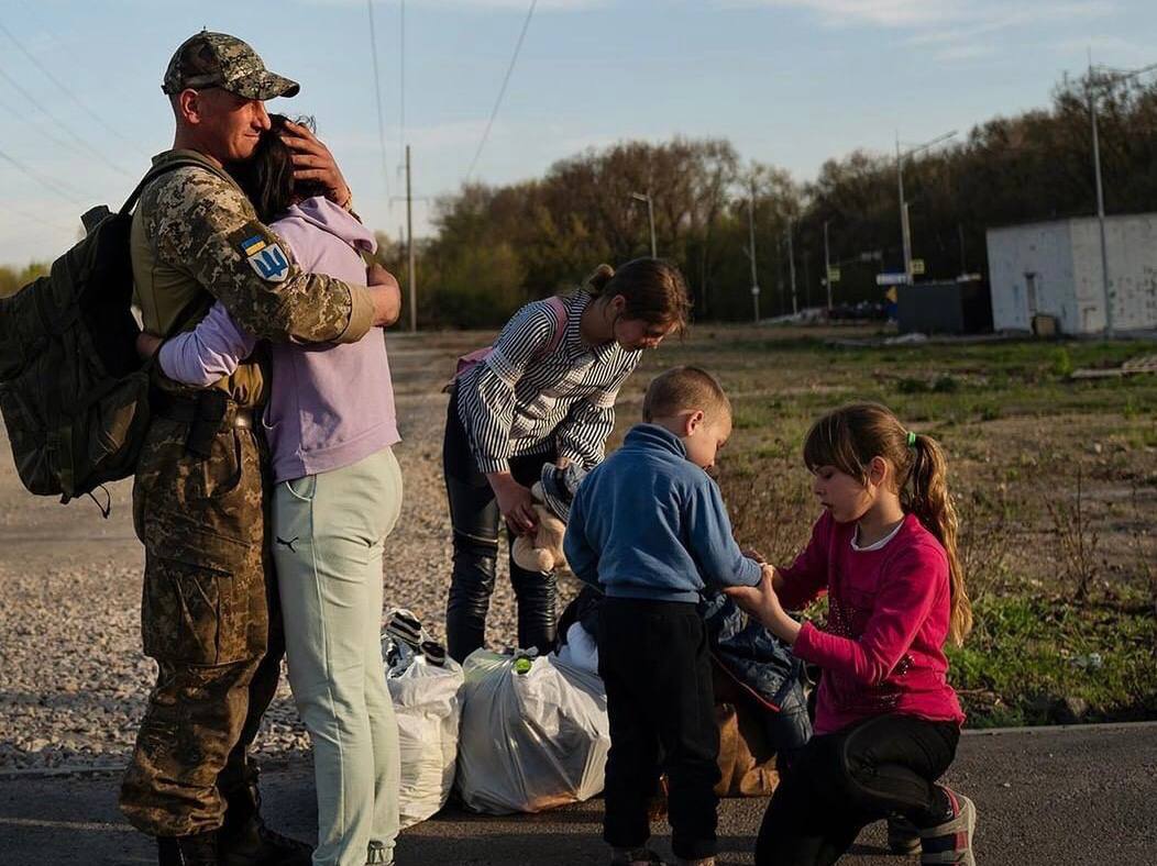 ukrainiareality's tweet photo. @ZelenskyyUa published new photos
"We are fighting for freedom for our state. We are fighting for a happy and peaceful future for millions of Ukrainian families." https://t.co/J5313DOuwy