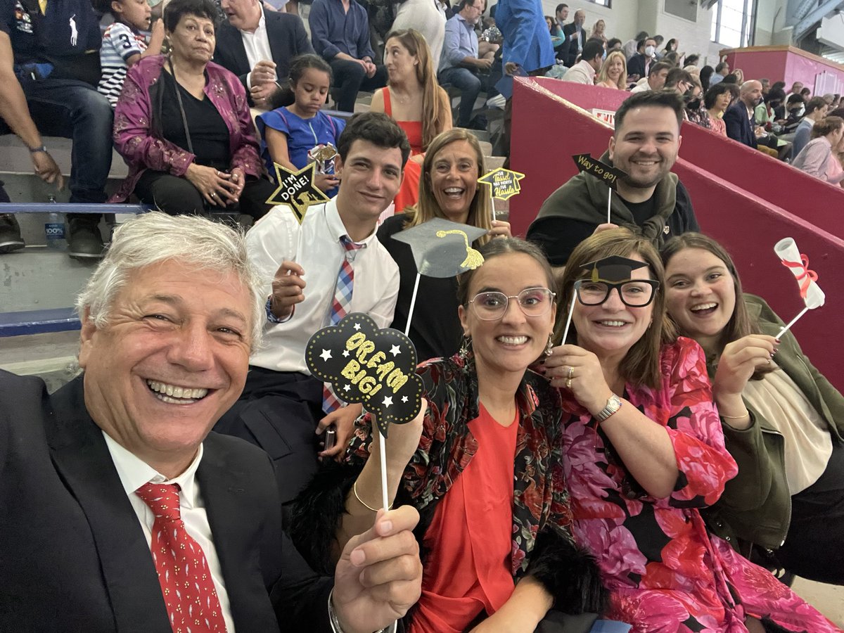 HugoSaini's tweet image. #whartongrad  congrats Juani Ghio