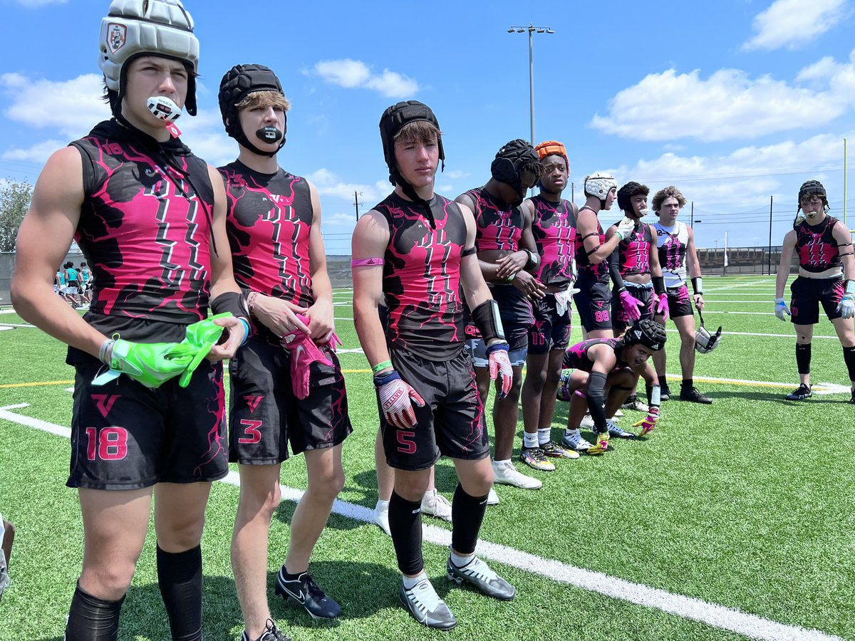 The #SparklingCityClassic tournament powered by @XenithFootball is going to be <a href="/Dillydilly7v7/">Dilly Dilly</a> taking on <a href="/Fury7v7/">TEAM TEXAS FURY INC 🏈 ®️™️ 🔥</a> here in Corpus Christi Texas. 

#Champ7v7 #WePlayFootball