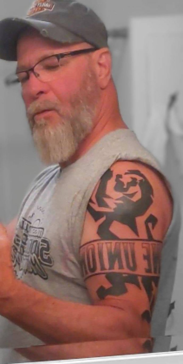 IUPATDC3's tweet photo. We love Local 2012 Retiree Vince Wright's new ink. Awesome brother! #OneUnion #WeAreUnion #WeBuildKC #WeBuildCommunities https://t.co/5dPNGCcOHe