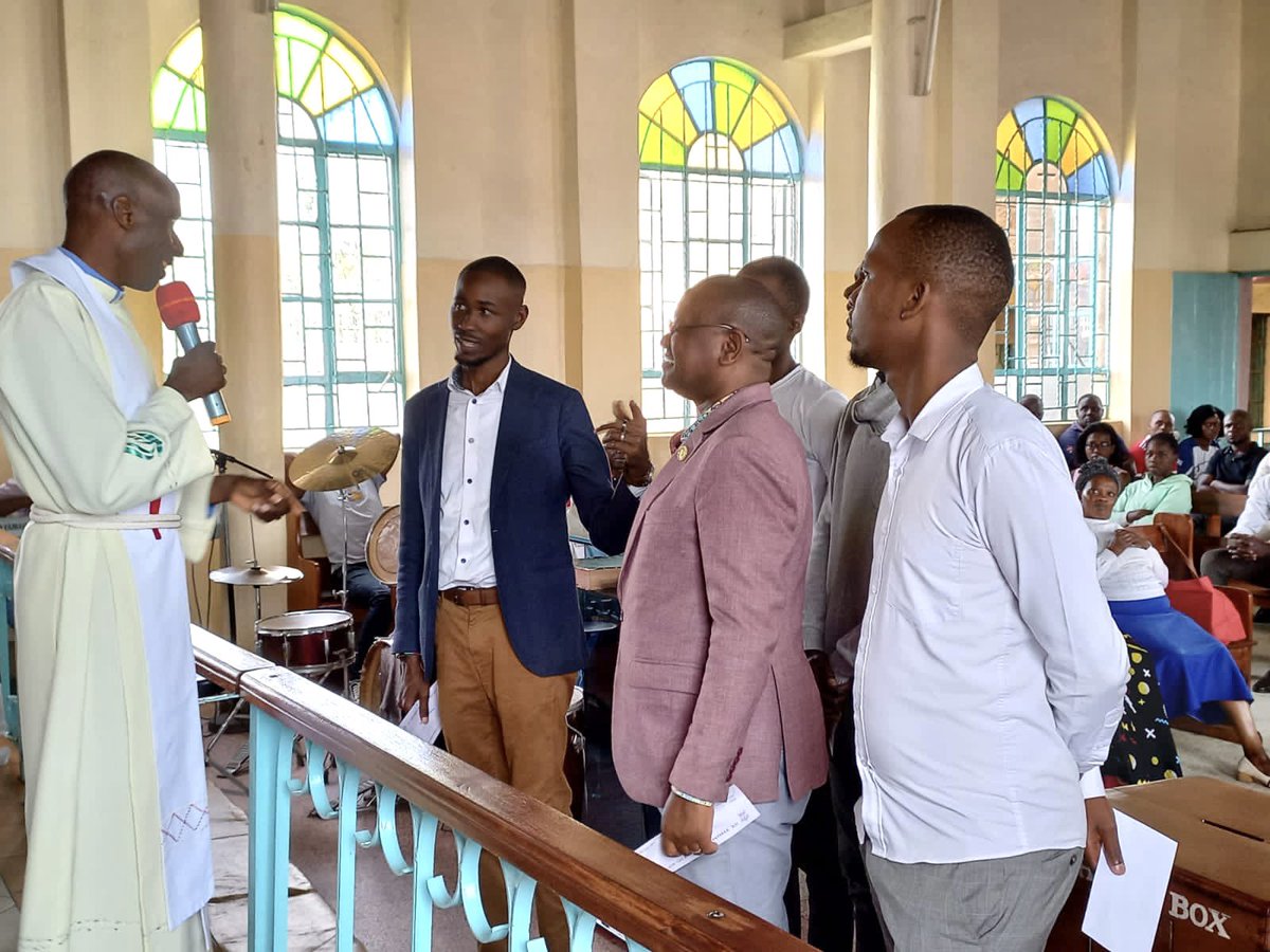 BillianOjiwa's tweet photo. Today together with 4 Mathare MCA Candidates we attended church service at ST. Thomas ECK in Huruma. @SakajaJohnson @WilliamsRuto @jmueke @MillicentOmanga #MathareMP https://t.co/tOlhGQ0isF