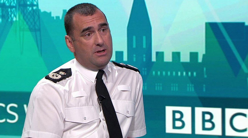 Chief Constable @RichardWLewis says the #WarOnDrugs is lost and drug use should be seen as a public health issue rather than a criminal justice problem. On decriminalisation, he said we should look at evidence from other countries #drugspolicy bbc.co.uk/news/uk-wales-…