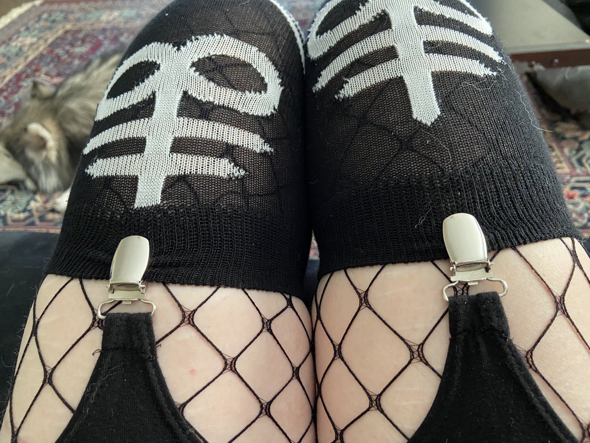 Vexa_Saturn's tweet photo. Might I interest you in my religion, #thighhighs and #fishnets? 💖 https://t.co/kSxjuObqNU
