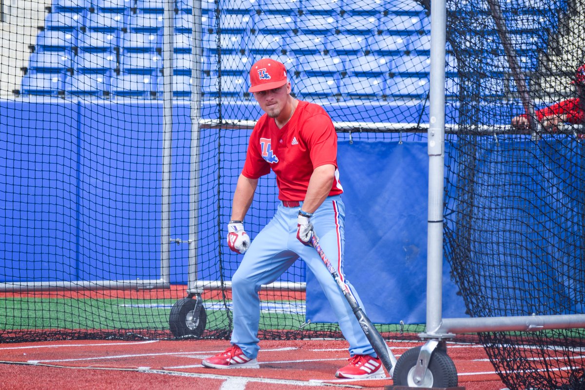 LATechBSB's tweet photo. Whatcha say we break these 👉🧹 out? https://t.co/cM9MztWOq1