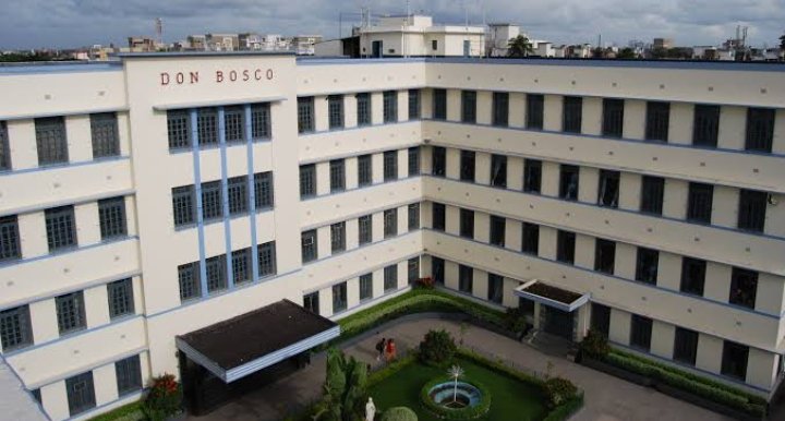 Tam200612's tweet photo. Don Bosco School declares summer vacation from 13th May 2022. Online classes which were due from 16th May 2022 now stand cancelled. The school has given their students projects and holiday homework already. It will reopen again on 20th June 2022 https://t.co/qLZR60G1Rp