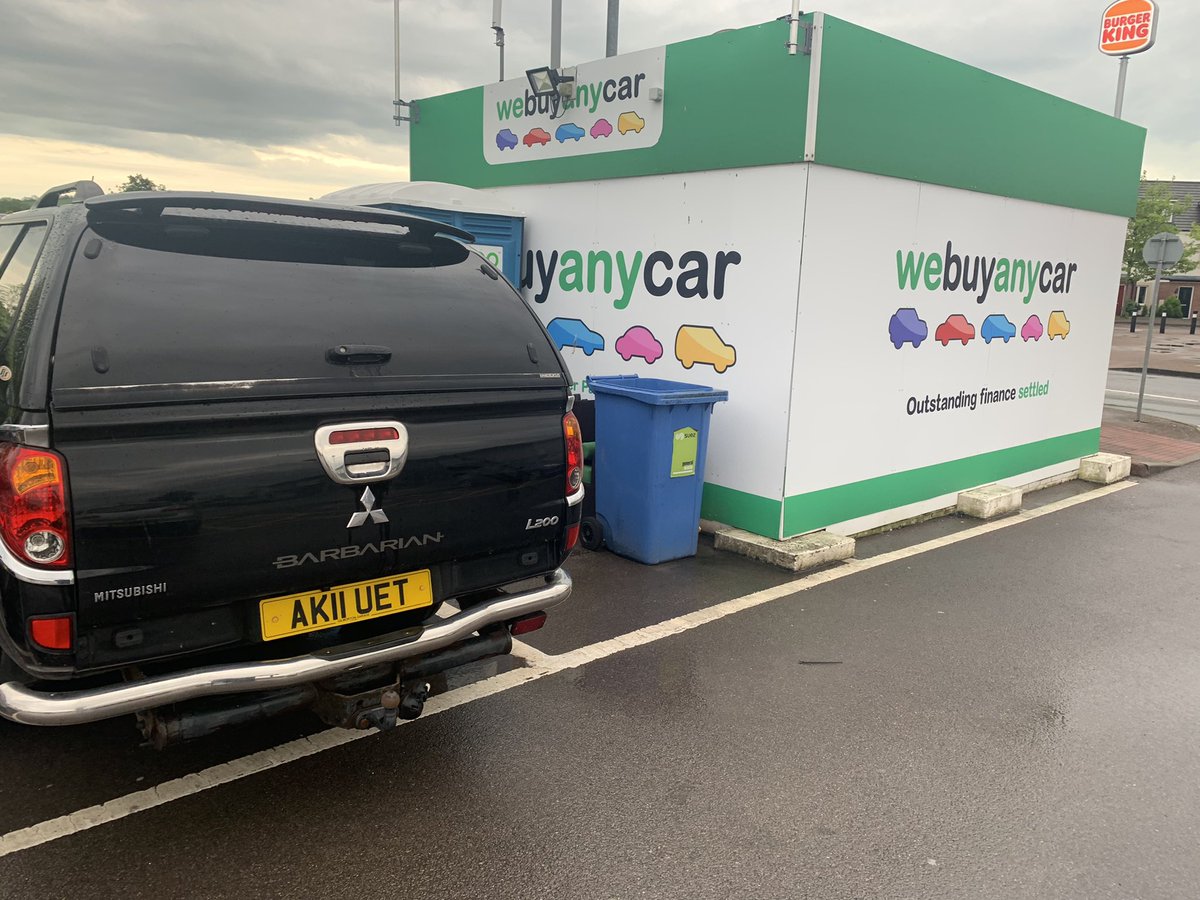 whereisleebus's tweet photo. @webuyanycar @ImperialSPbrist @EnvAgencySW @BristolCouncil - mess left behind by staff at webuyanycar at Imperial Park in Bristol this afternoon, after working on this car. Absolutely disgusting - plastic rubbish, rags &amp; paper full of whatever they’d used. PM me for more details https://t.co/l0OFvNqwOp