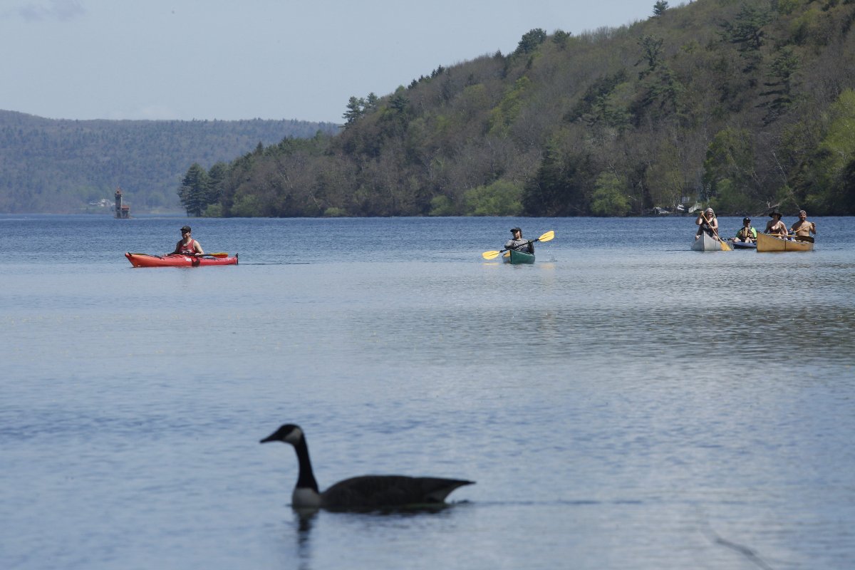 DS_MikeFR's tweet photo. A group of Onondaga are paddling right now from Cooperstown to Binghamton. Glad to join them at the launch, wish I could've joined the whole trip! https://t.co/rc0IwtTUFJ https://t.co/qfGb6opRtf