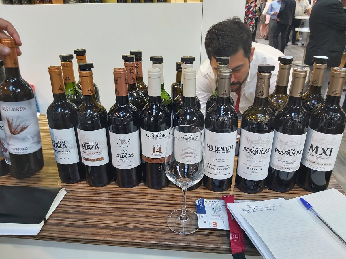darrenRafferty0's tweet photo. Busy morning tasting....starting off with some Slovenian, Hungarian, Super Tuscan,  Bordeaux and a little  Champagne before lunch. https://t.co/KFxP4iBpr1