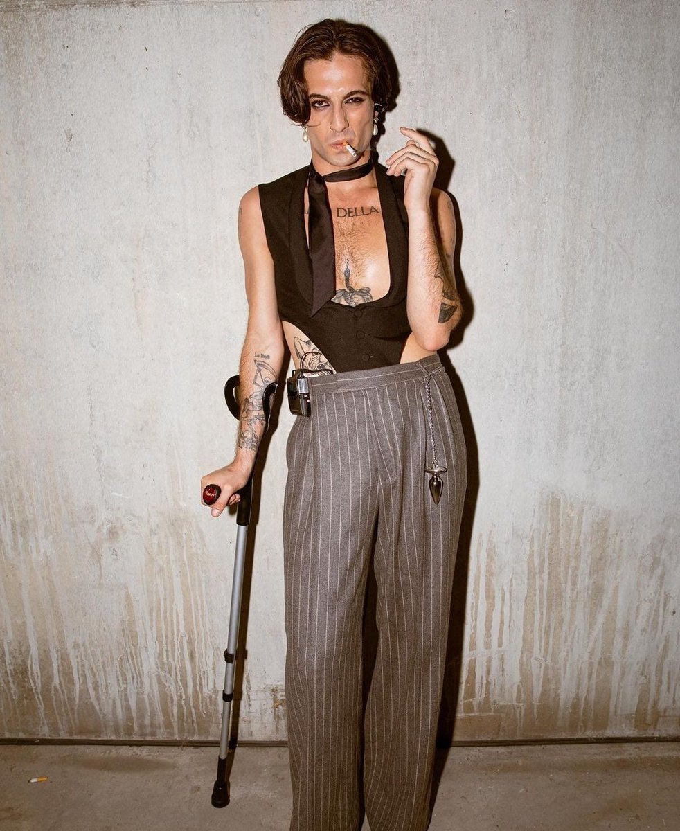 MaNazaskin's tweet image. My father: What is the singer wearing hanging from his pants?
 me: we&apos;re not ready to have this conversation yet...