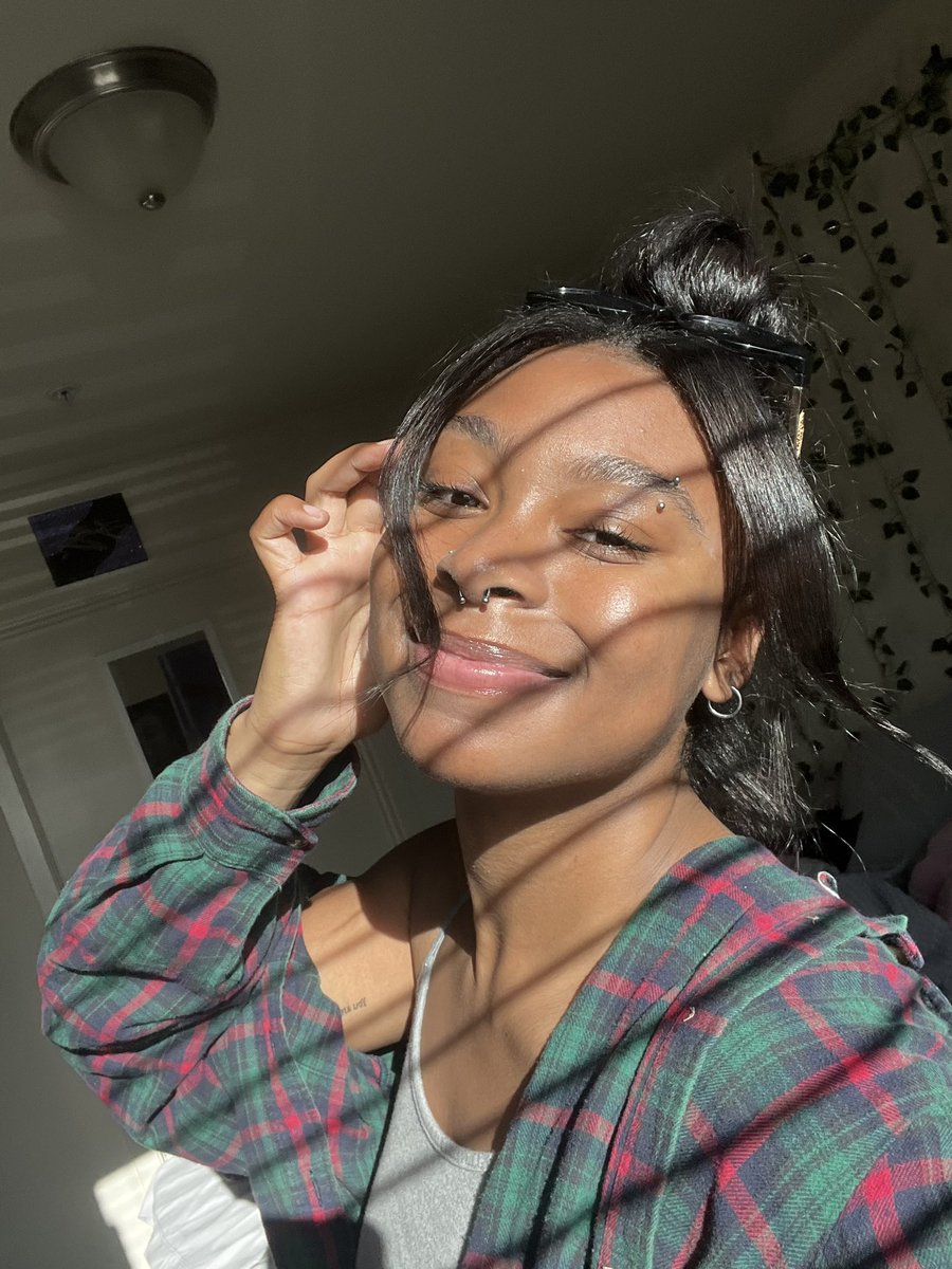 xyaire_'s tweet photo. giving very much skin #blackoutbts https://t.co/qADHyp1kob