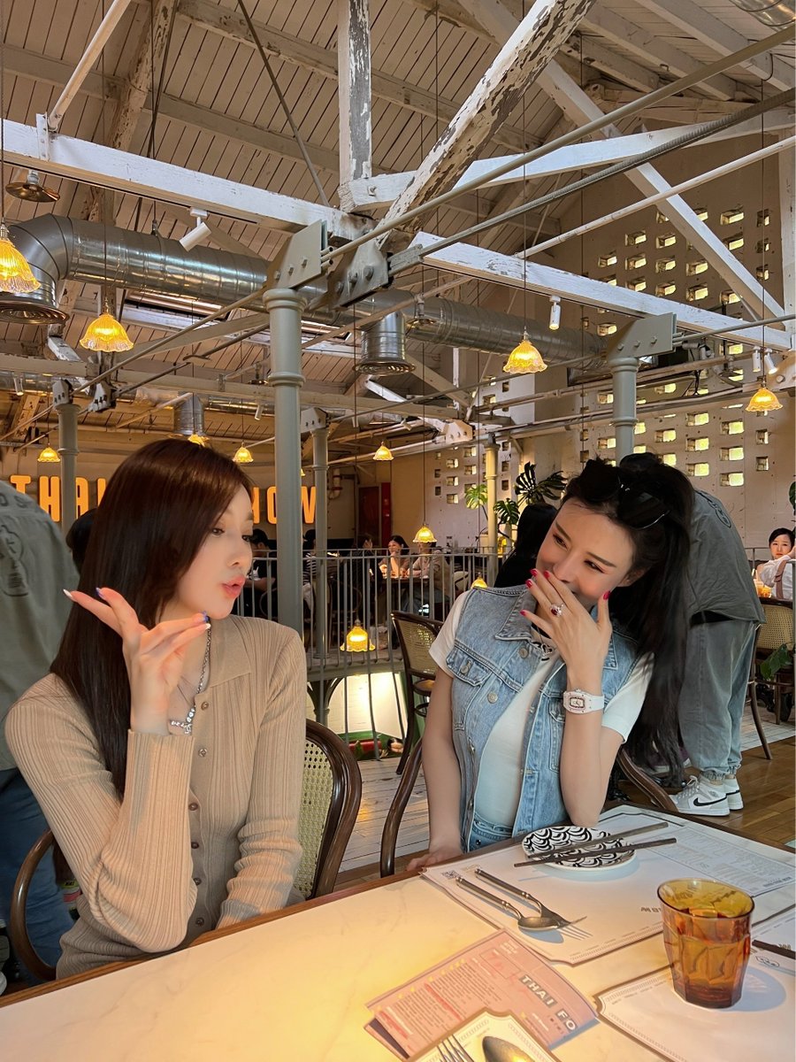 Lynn88566's tweet photo. It's a beautiful thing to have some good food with friends on weekends and discuss learning wealth thinking and knowledge together. Knowledge always improves one's own  #stock  #cryptocurrency  #BTC https://t.co/T8jTMCPguB