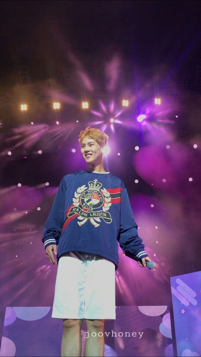 HONEYDETAILS's tweet photo. jooheon looking at fans 🫶 #주헌 https://t.co/FEyrDqhlew