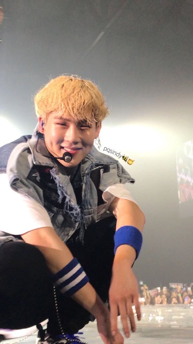 HONEYDETAILS's tweet photo. jooheon looking at fans 🫶 #주헌 https://t.co/FEyrDqhlew