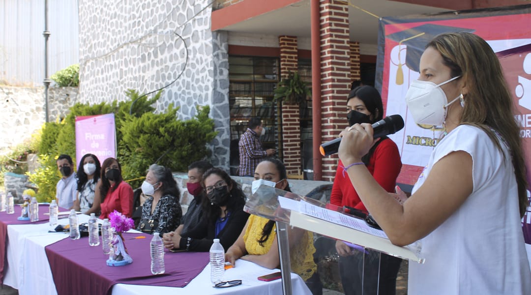 GobiernoMorelos's tweet photo. Entrega INNEA certificados e inaugura plaza comunitaria en Tetela del volcán. 
https://t.co/dqgN2LeCg8 https://t.co/EgZEUgGgd3