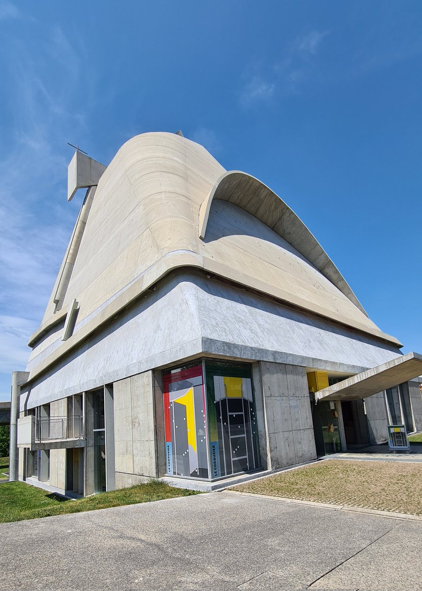 _RomeoVincent's tweet image. Balade dominicale.. et coup de cœur pour l&apos;exposition Le cabanon révisité par @DoppelStudio pour la @BiennaleDesign à Firminy @SiteLeCorbusier #biennaledesign2022 #espritdesign