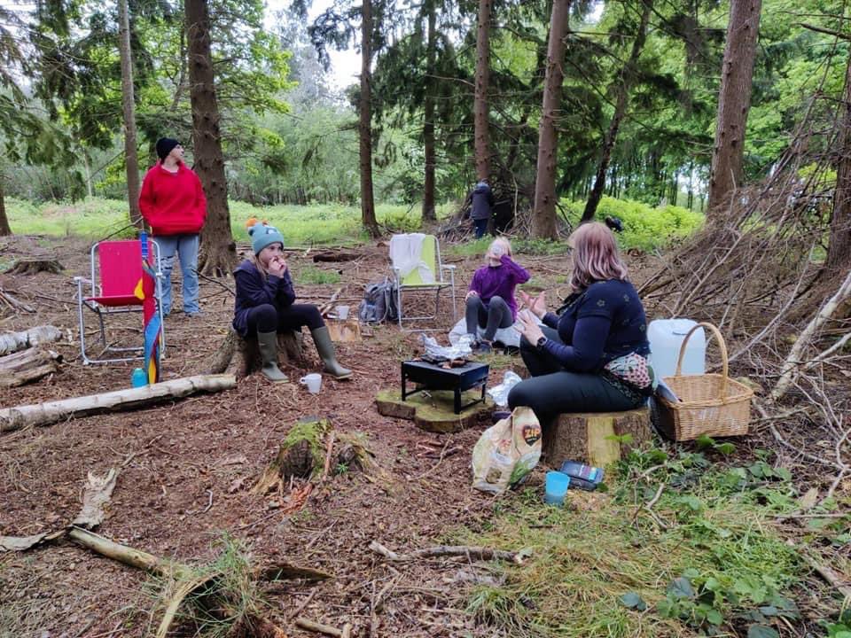 leadonchurch's tweet photo. So much fun at our first forest church! @Familyworker_ow @forestchurch https://t.co/hEVaEbXk76