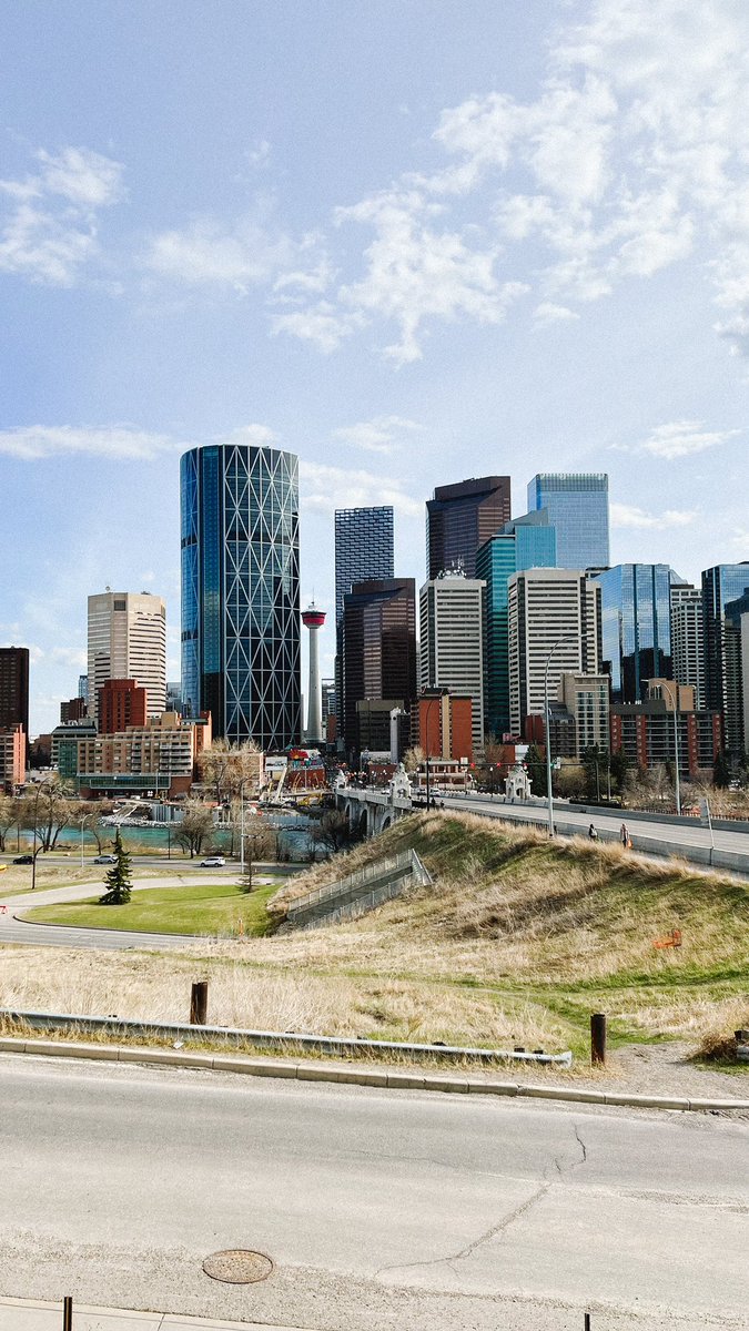 cupa_incalgary's tweet photo. วันก่อนเราไปเดินเล่นที่สวน Rotary Park มาจ้า
ที่ Calgary มีสวนเยอะมากๆ อันนี้จะเป็น dog's park อยู่ห่างจากดาวทาวน์แบบเดินได้อะ บยก.ชิวมาก สงบ คนพาหมาออกมาเล่น เดิน พักผ่อนกันเพียบเลย ♥️
#calgary #Canada #ทีมแคนาดา #โยกย้าย #ย้ายประเทศกันเถอะ #เรียนต่อแคนาดา #parksofcalgary https://t.co/GuTTBBhiE6