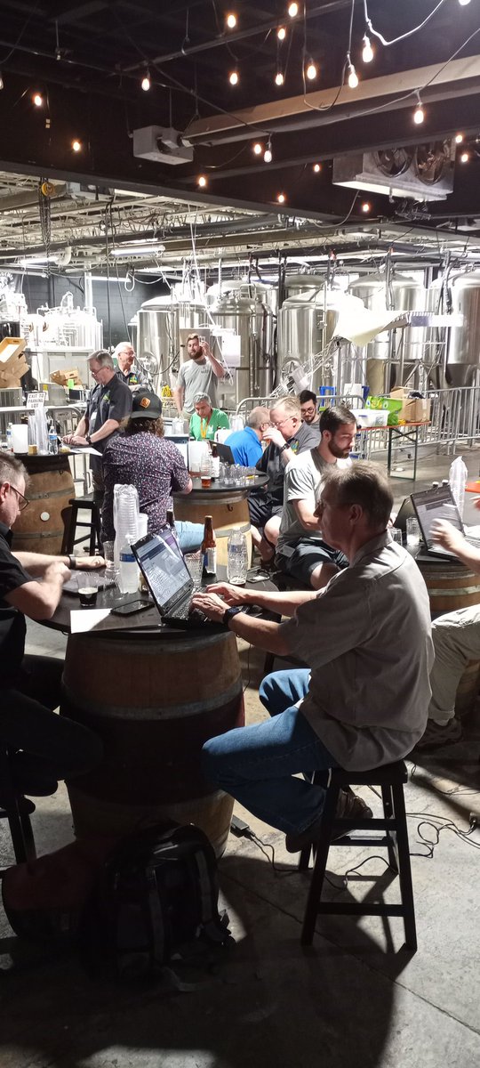 FOAM_Members's tweet image. First round of judging for #BATTLEoftheBUBBLES is under way at @OldeMotherbrew