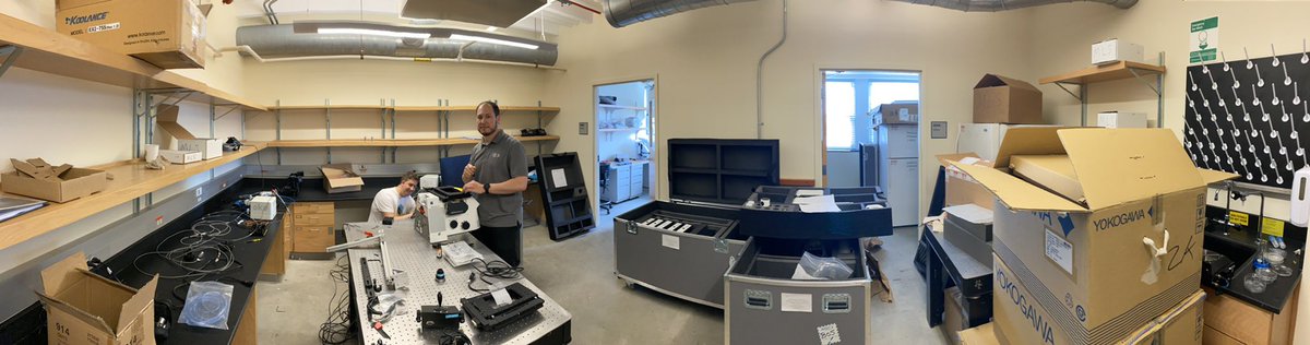 SimsPhotonHobo's tweet photo. A course at the MBL is much like a Broadway Production; elaborate setups and lots of scrambling behind the scenes to get ready for the next act/lab.  This is pack up for the next on the road performance. @LSFMMBL @MBLScience @fiercephoton @3i_inc @HamamatsuPhoton @MBFBioscience https://t.co/31GH85qkb2