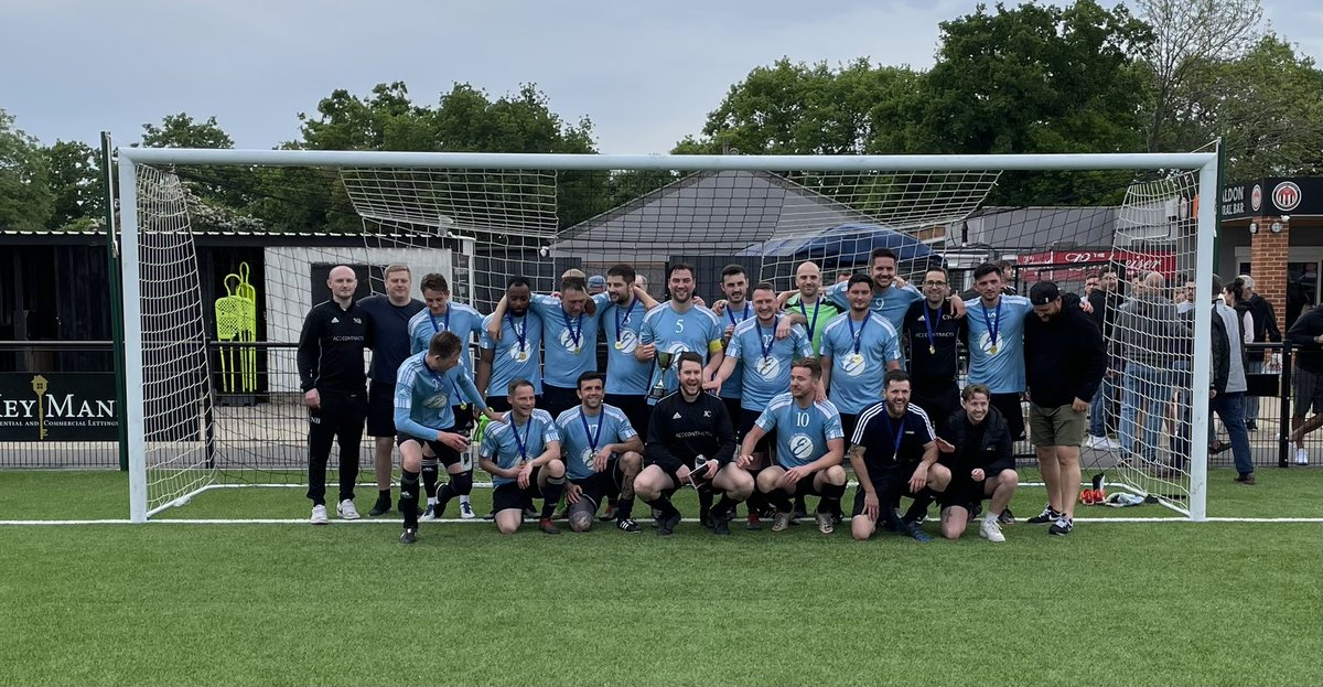 wdffc8's tweet image. Take a look, you might think you’re seeing DOUBLE. 2021/2022 COWARD CUP &amp;amp; PREMIER LEAGUE CHAMPIONS 🏆 🏆 ⚽️ ⚽️