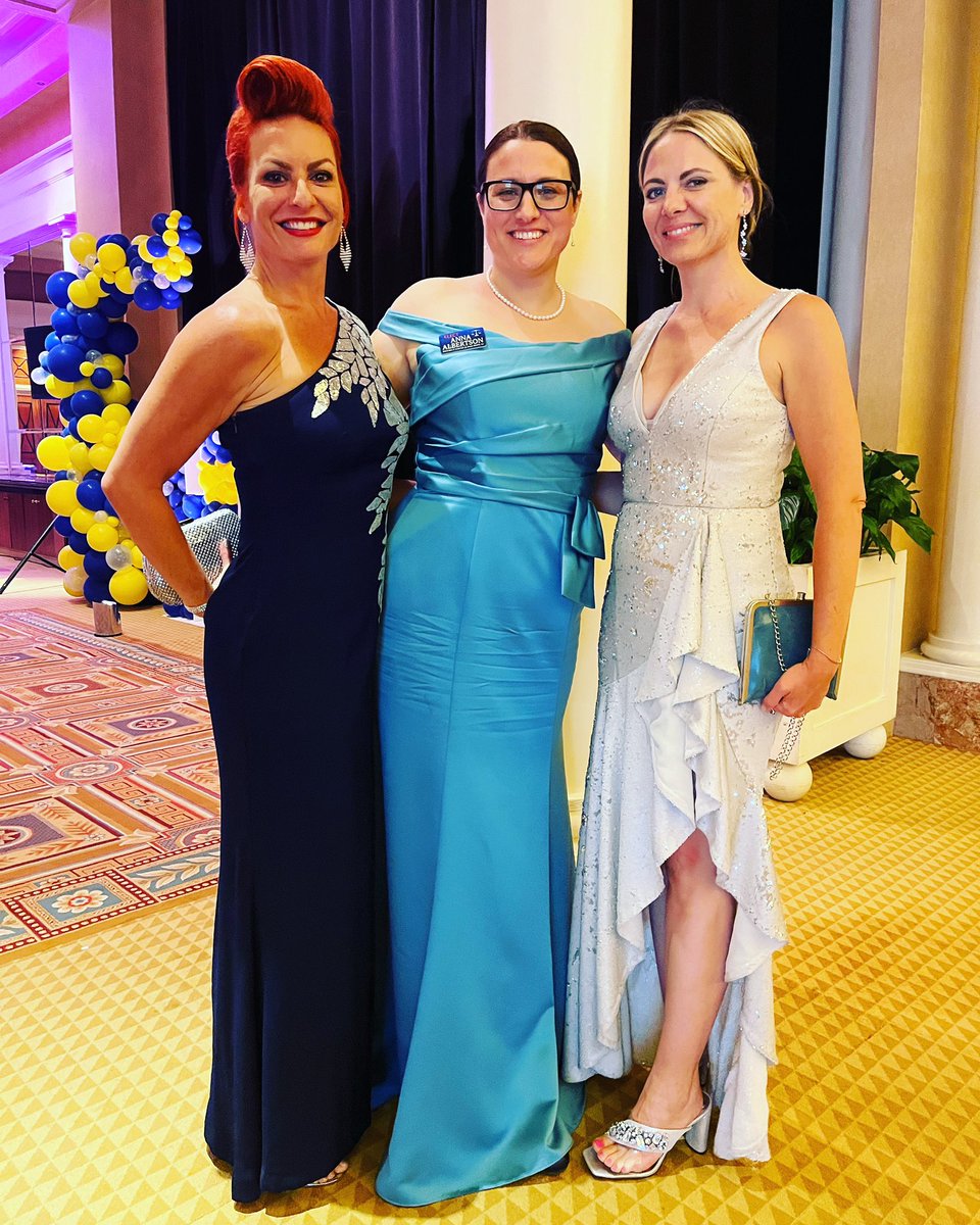Albertson4Judge's tweet photo. @HRCLasVegas @HRC such a wonderful event last night! I was honored to attend.
…
#humanrights #vote #lasvegasevents #LasVegas #lawyerlife #voteforanna #vegasevents #love
#ladylawyers #lawyers https://t.co/gibIoUrqKs