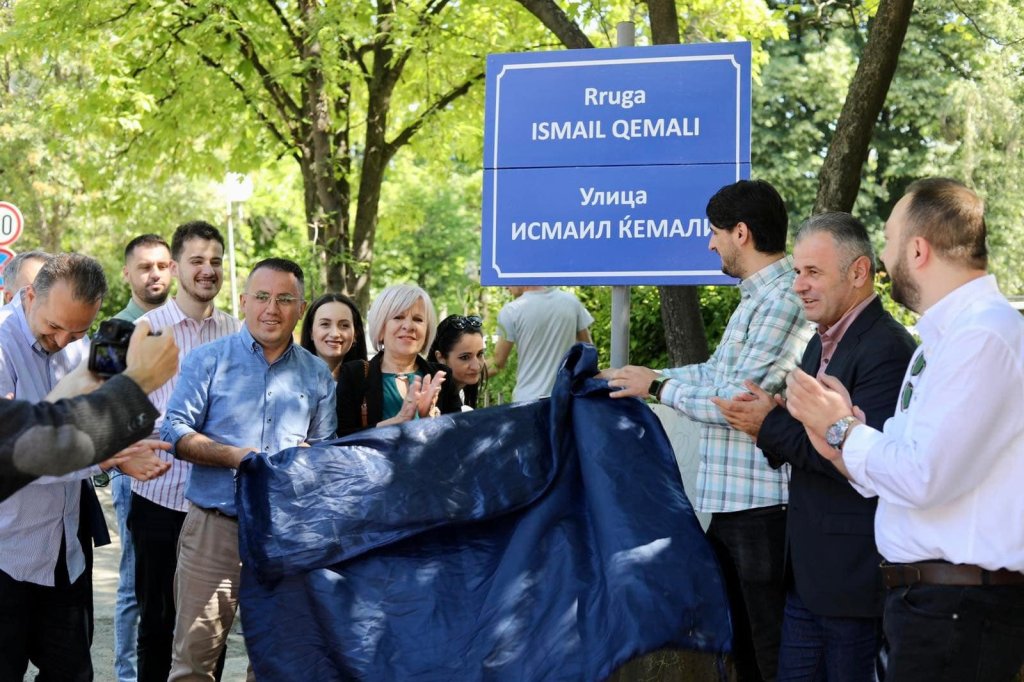 PbM67693226's tweet photo. Moment historik, përurohet rruga “Ismail Qemali” në komunën Çair në Shkup.
#Macedonia #Shkup #Skopia
#Albanian #Manastir #ShqiperiaNatyrale https://t.co/h32W9yQHi9