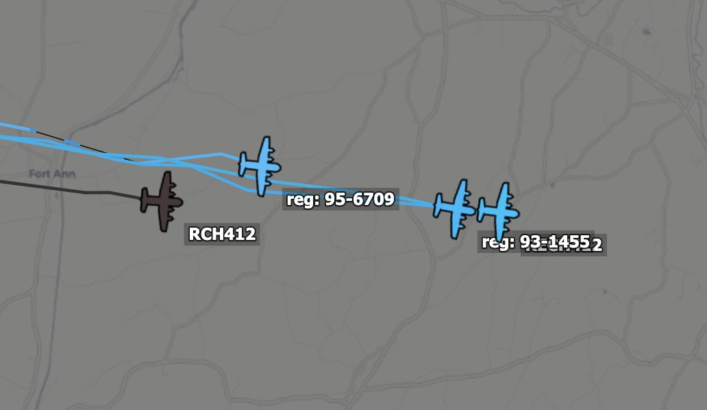 TheSnoopySnoop's tweet photo. C-130 four-ship heading east, seems to be calling #RCH412 flight
#ADFEA5 96-7325
#ADFDC2 93-1455
#ADFDD3 95-6709
#ADFE79 92-1454
#AvGeek #planespotting #milair #haveglass https://t.co/8IL513JDmK