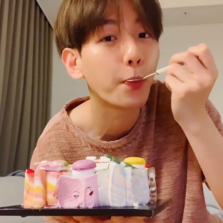 bhundredsk's tweet photo. “ ไอเค้กเนี่ย หวานเจี๊ยบ ถูกใจหวานวัย คือต้องได้กินในวันเกิดอะ “

“ แต่ไอปาล์มไม่ได้กิน “
“ งั้นก็ตั้งชื่อมันว่า—“

..

“ เค้กไอปาล์มไม่ได้แดกละกัน “

แบล่บ https://t.co/Ii0KQANrBL