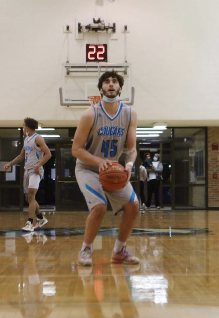 Kalamazoo Valley Men’s Basketball (@kvccbball) on Twitter photo Congratulations to Cougar big man J.Ross!
Jordan accepted a scholarship to play basketball for <a href="/UNOHRacersMBB/">UNOH Men’s Basketball</a> next season! Congratulations to Cougar big man J.Ross!
Jordan accepted a scholarship to play basketball for <a href="/UNOHRacersMBB/">UNOH Men’s Basketball</a> next season!