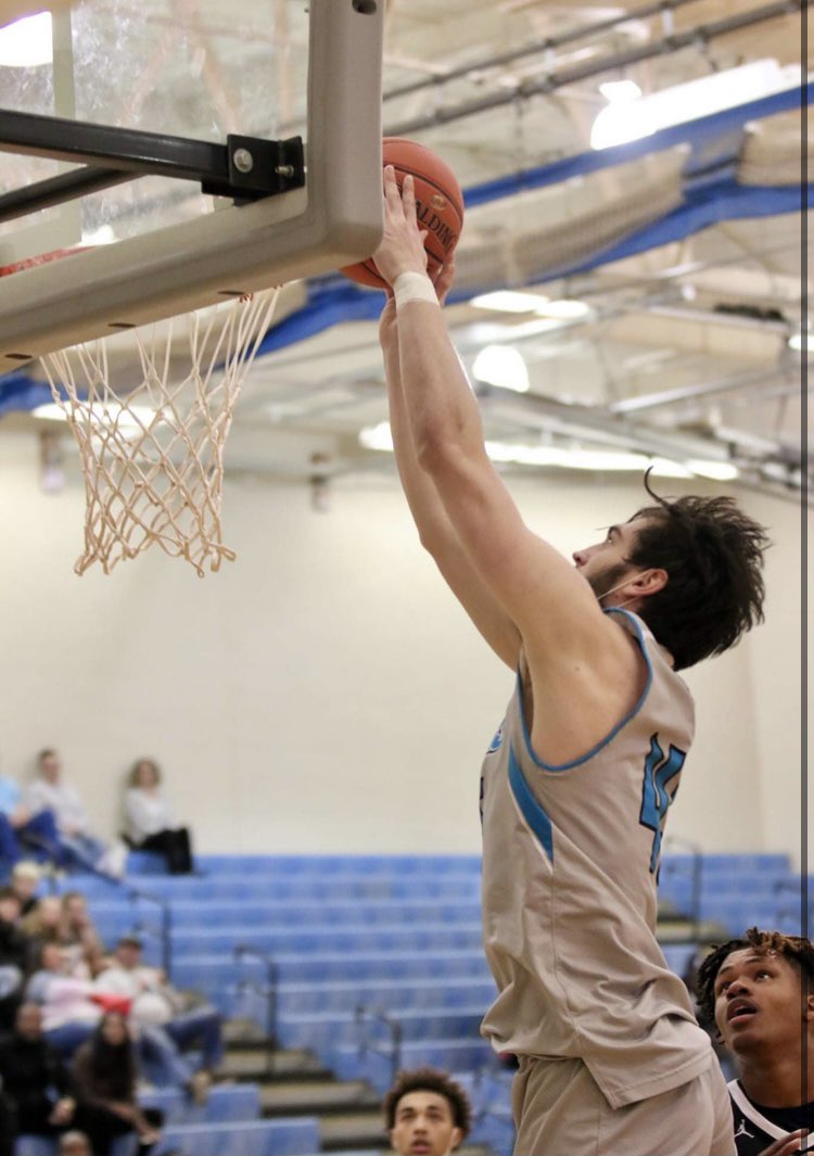 kvccbball's tweet image. Congratulations to Cougar big man J.Ross!
Jordan accepted a scholarship to play basketball for @UNOHRacersMBB next season!