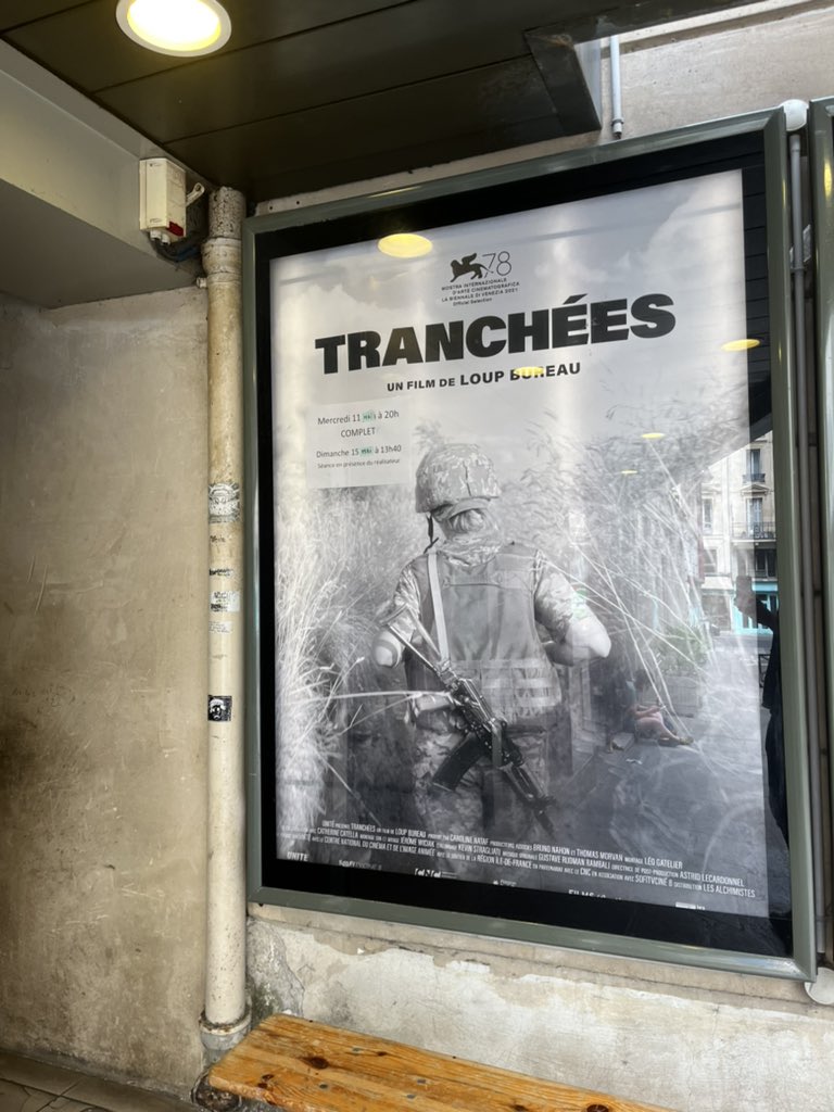 LoupBureau's tweet photo. Ça fait son petit quelque chose de voir cette affiche devant les cinémas.. https://t.co/A6pvravMVg